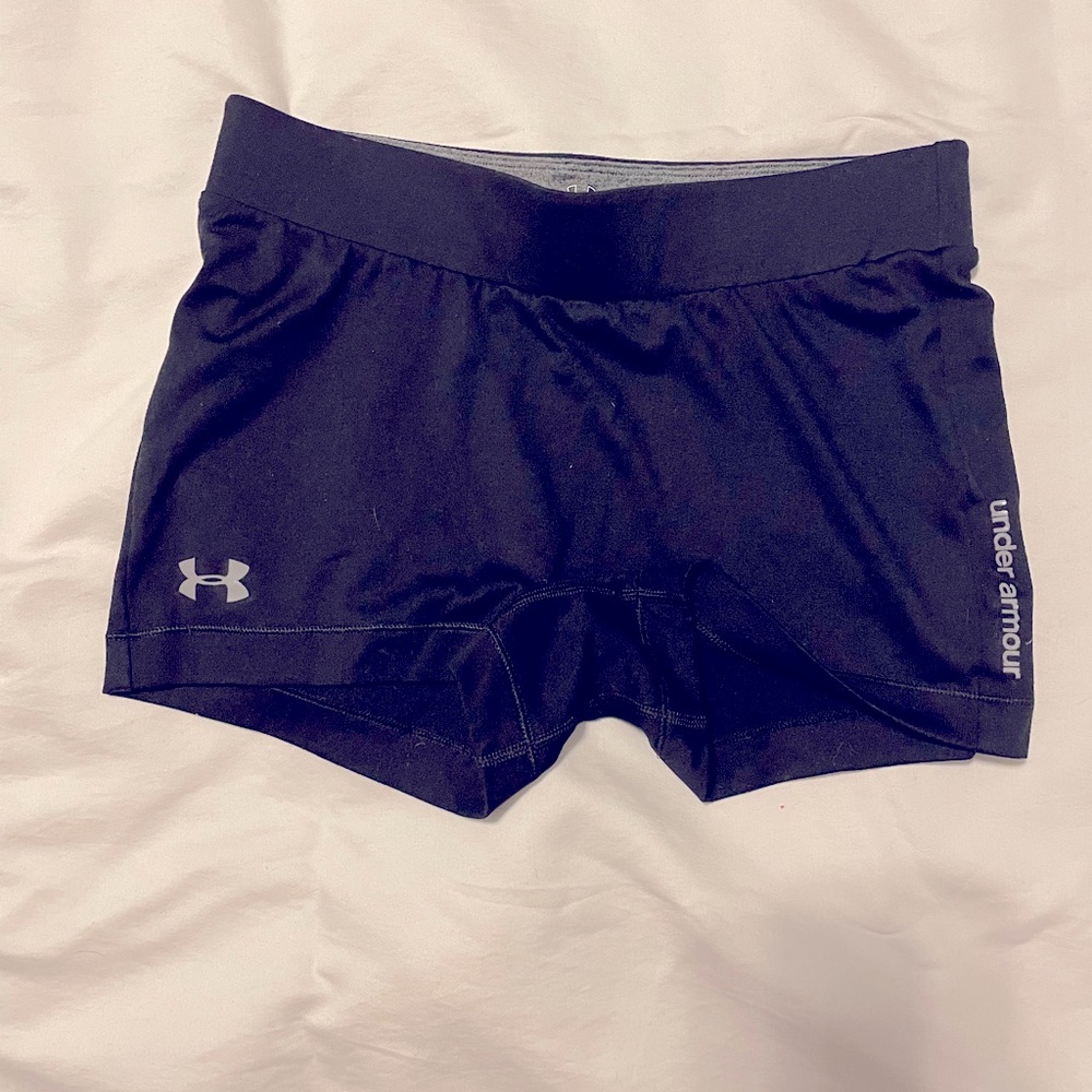 Under Armour - Black Exercise Shorts - Small